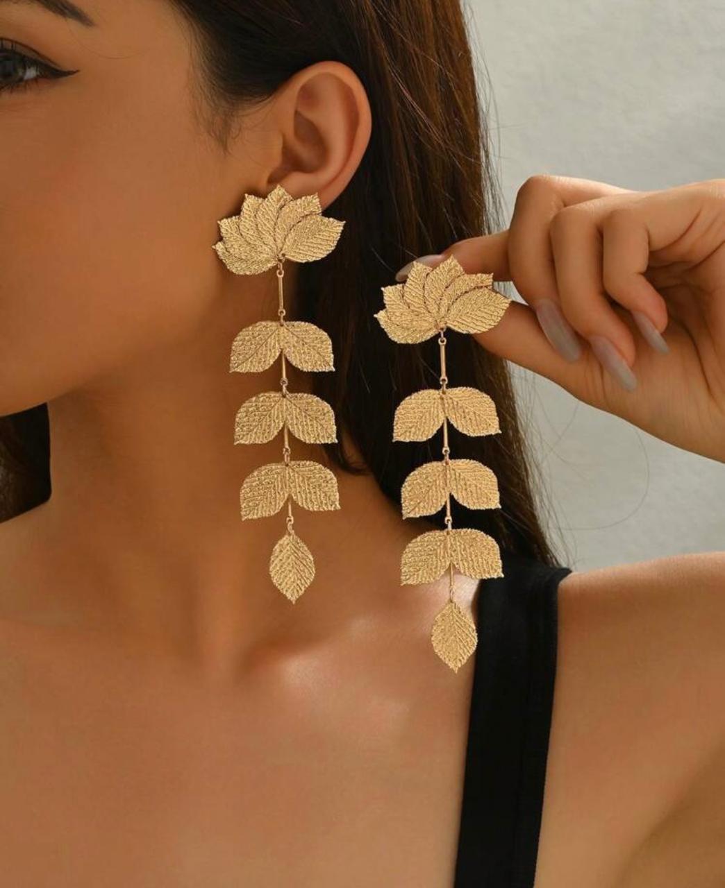 Elegant Leaf Tassel Earrings - Lightweight and Chic for Spring/Summer