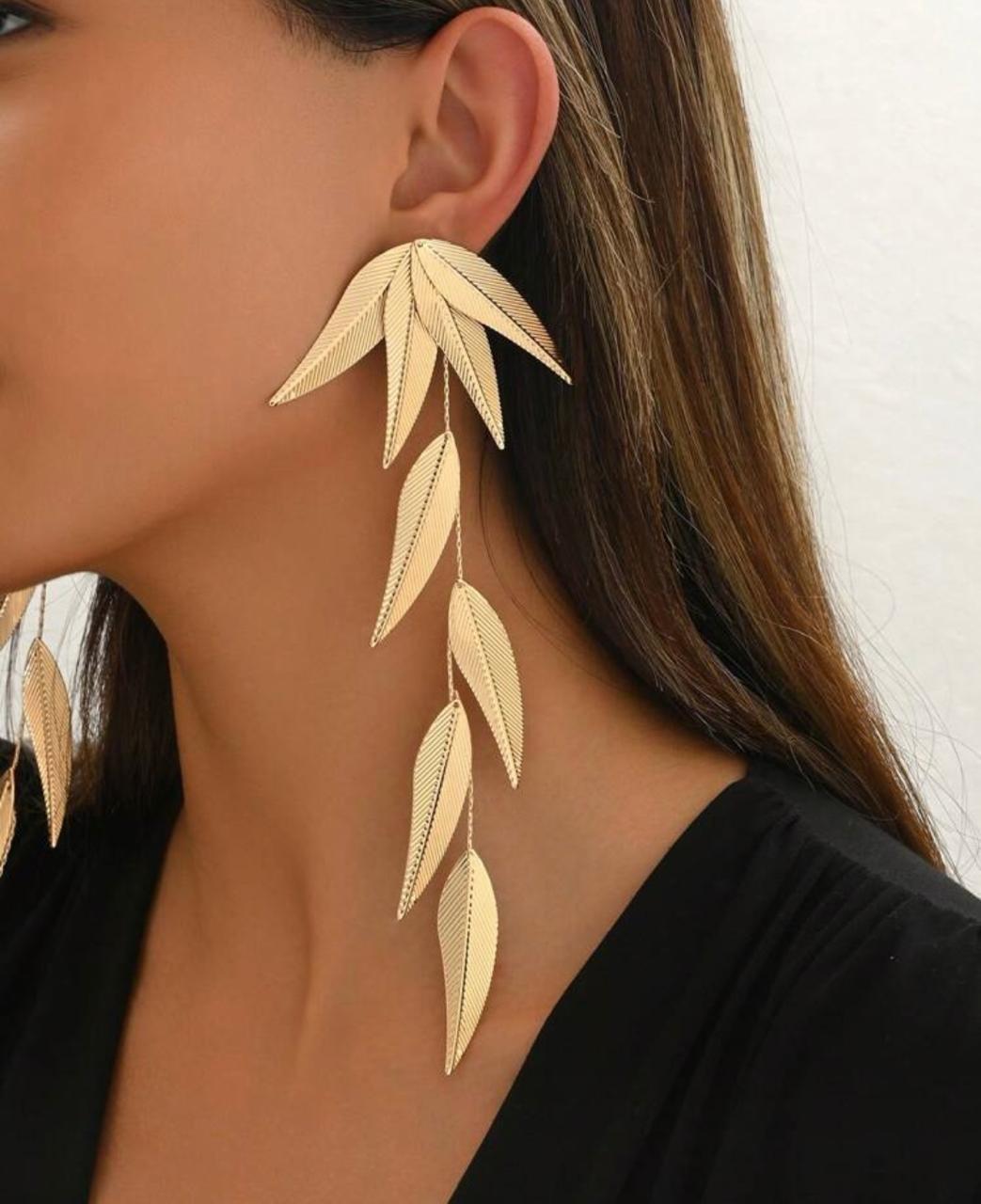 Leaf Tassel Long Drop Earrings - Elegant and Chic Design for Spring/Summer